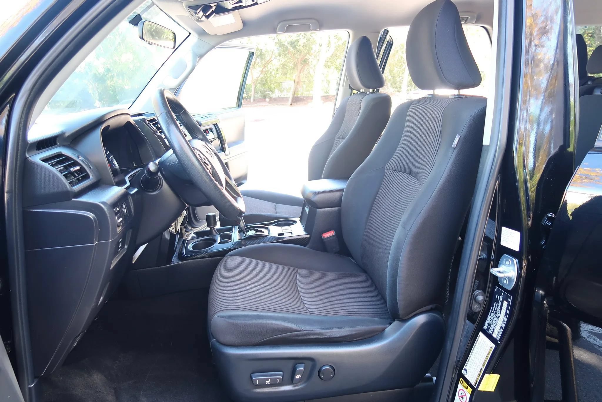 Used 2018 Toyota 4Runner TRD Off-Road AWD/4WD image 14