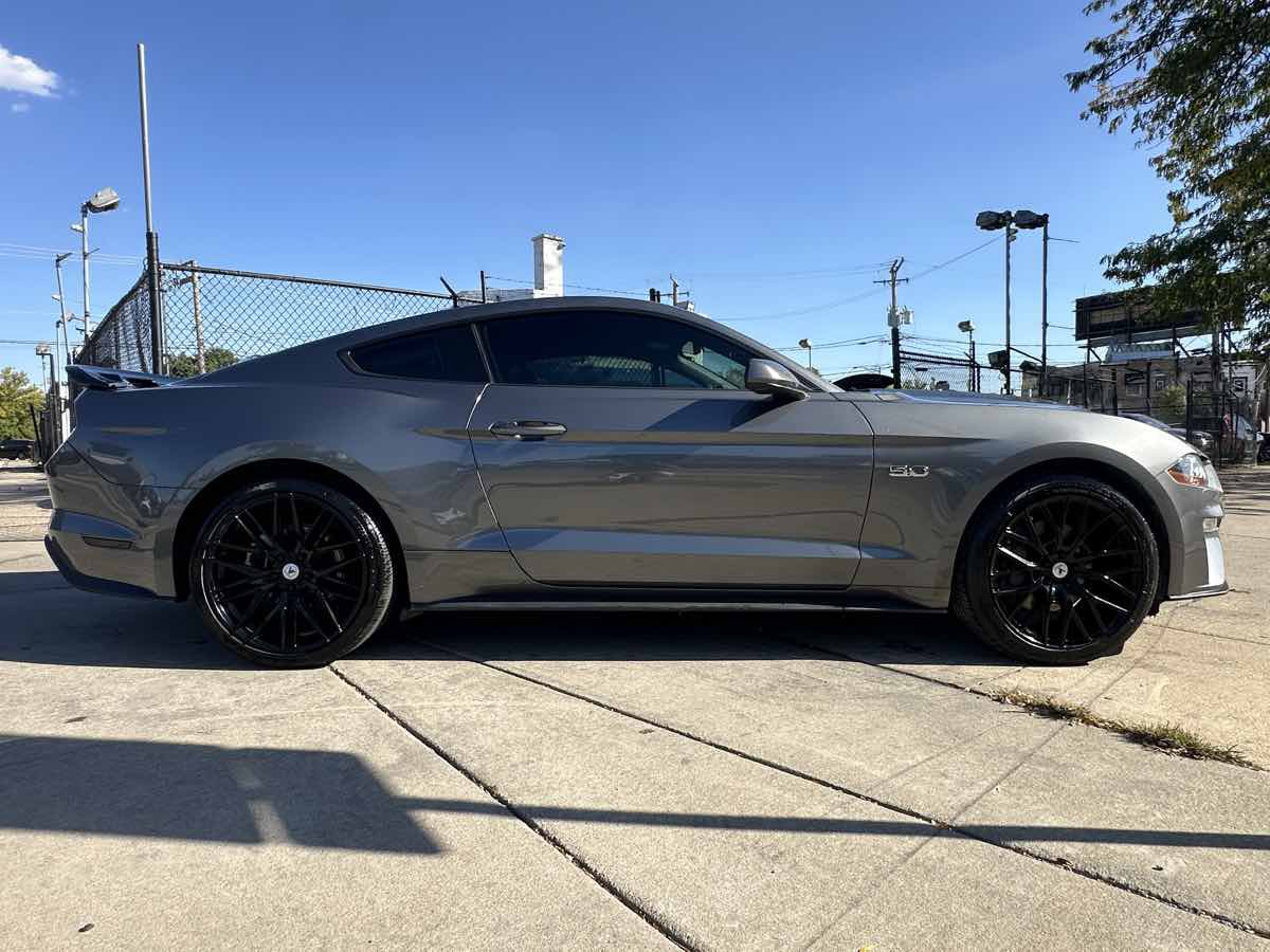 Used 2022 Ford Mustang GT Premium RWD image 4