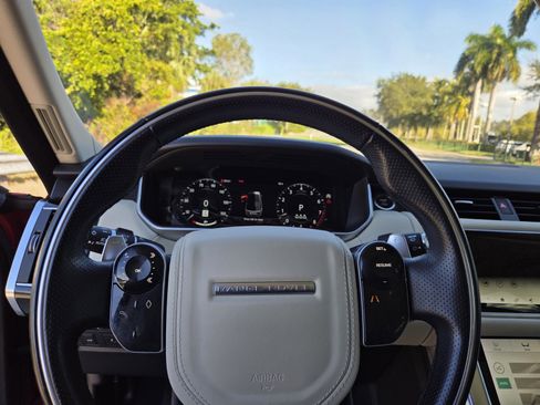 Used 2021 Land Rover Range Rover Sport HSE Silver Edition image 19