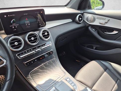 Used 2021 Mercedes-Benz GLC 300 4MATIC image 15