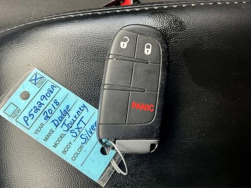 Used 2018 Dodge Journey SXT w/ Connectivity Group image 11