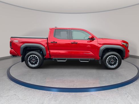 Used 2024 Toyota Tacoma TRD Off-Road AWD/4WD image 4