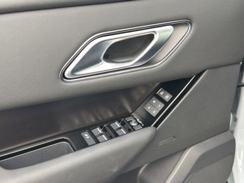 New 2026 Land Rover Range Rover Velar Dynamic SE image 25