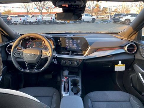 New 2026 Chevrolet Trax RS w/ Sunroof Package FWD image 33
