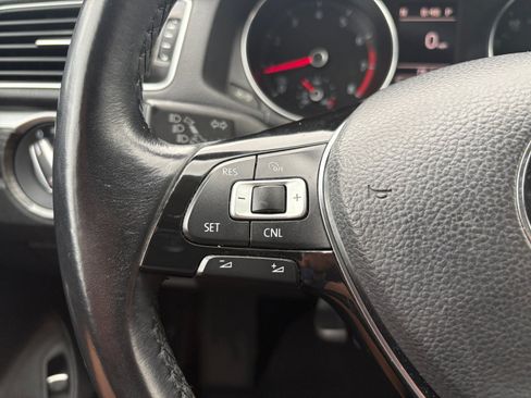 Used 2017 Volkswagen Passat 1.8T SE FWD image 15