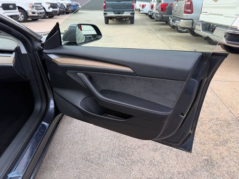 Used 2023 Tesla Model 3 Standard Range RWD image 11