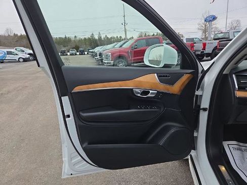Used 2024 Volvo XC90 B5 Plus image 5