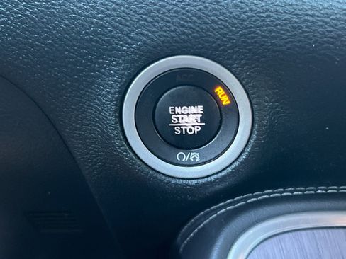 Used 2017 Dodge Challenger R/T image 20