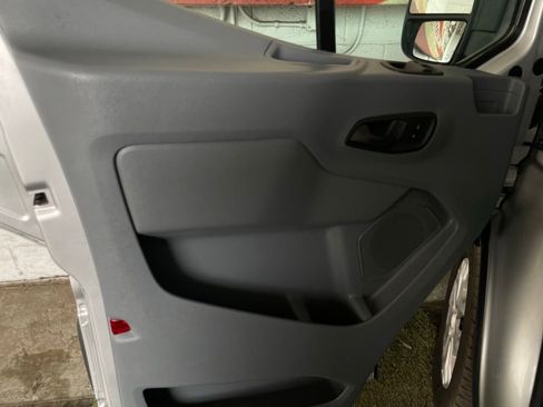 Used 2017 Ford Transit 150 XLT image 29