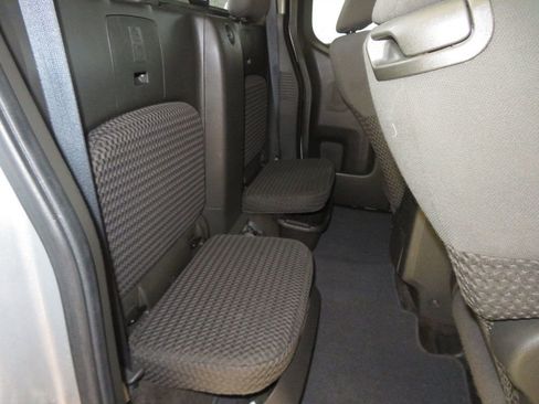 Used 2013 Nissan Frontier SV w/ SV Value Truck Pkg RWD image 27