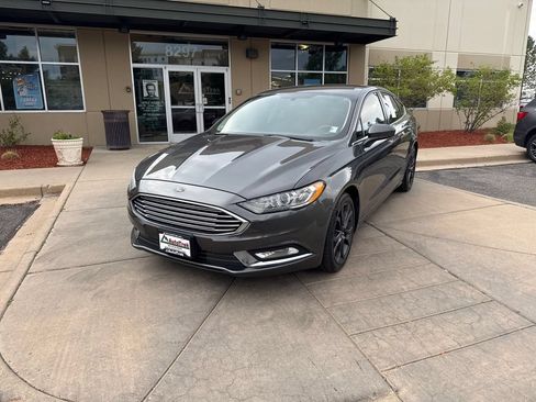 Used 2018 Ford Fusion SE w/ Equipment Group 201A AWD/4WD image 2