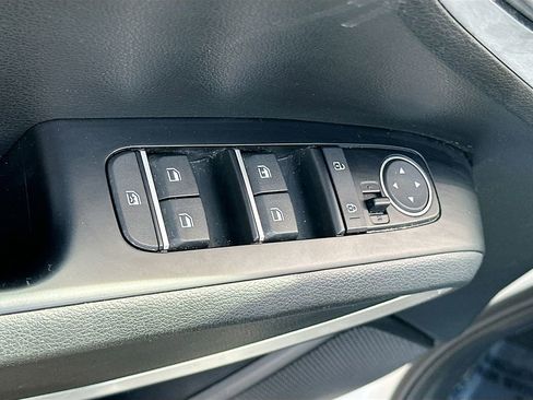 Certified 2022 Kia Soul LX w/ Technology Package FWD image 17