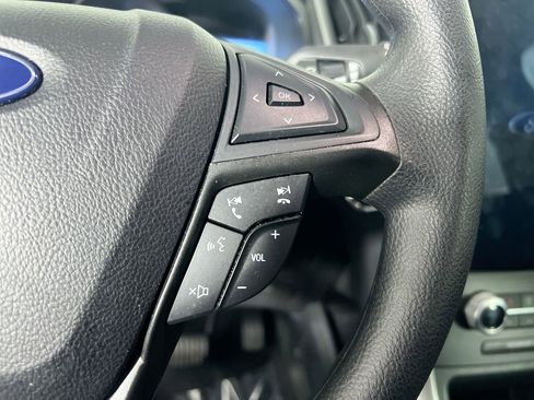 Used 2022 Ford Edge SE w/ Black Appearance Package image 18