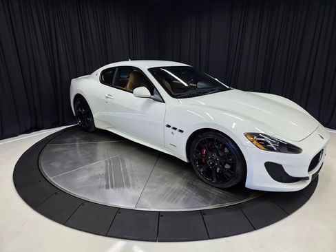 Used 2015 Maserati GranTurismo Sport RWD image 15