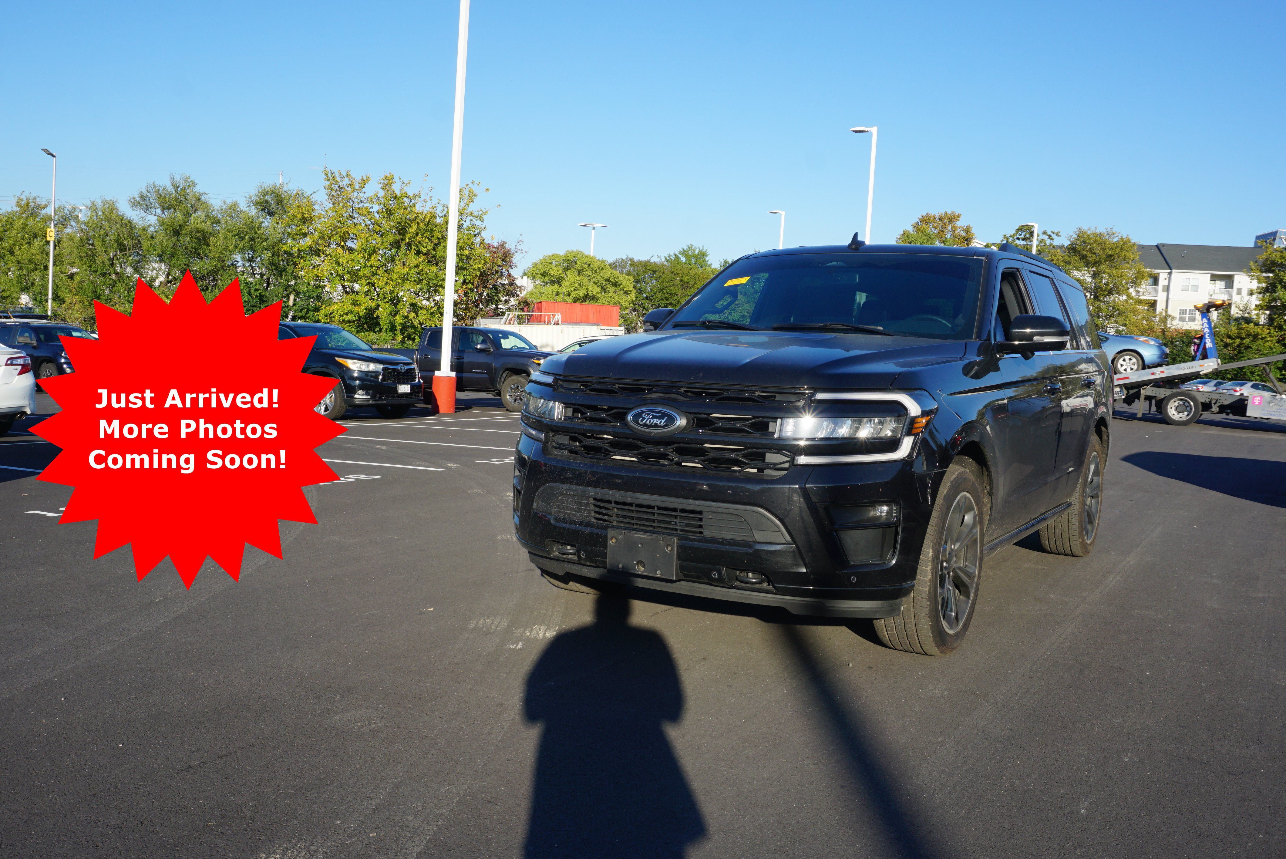 Used 2022 Ford Expedition Limited AWD/4WD image 1