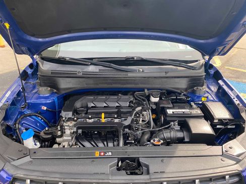 Used 2023 Hyundai Venue SEL FWD image 6