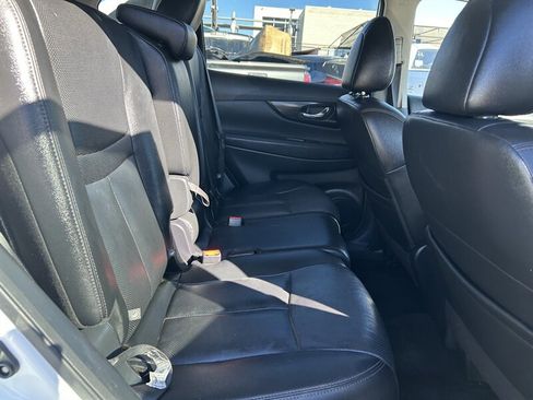 Used 2020 Nissan Rogue SL w/ Premium Package image 35