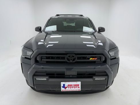 Used 2025 Toyota 4Runner SR5 image 3