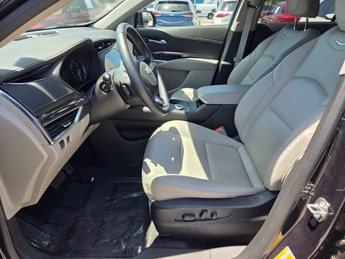 Certified 2023 Cadillac XT4 Luxury w/ Cold Weather Package FWD image 4