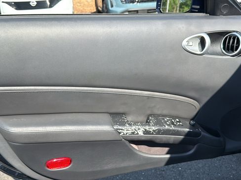 Used 2007 Nissan 350Z Touring RWD image 6