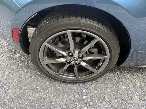 Used 2019 MAZDA MX-5 Miata RF Grand Touring RWD image 13