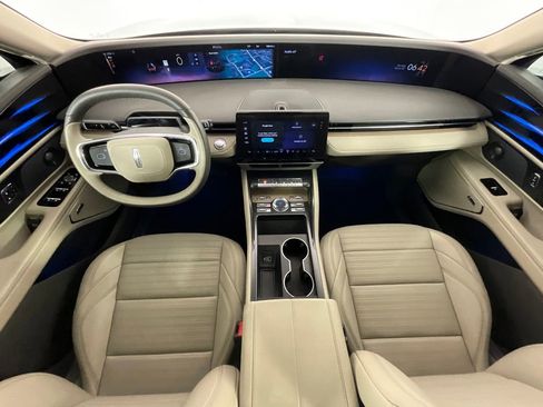 Used 2025 Lincoln Nautilus Reserve AWD/4WD image 10