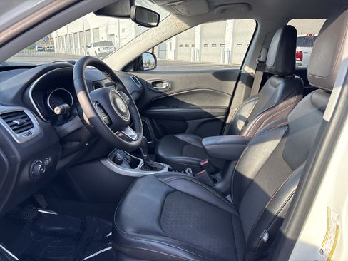 Used 2020 Jeep Compass Latitude AWD/4WD image 17