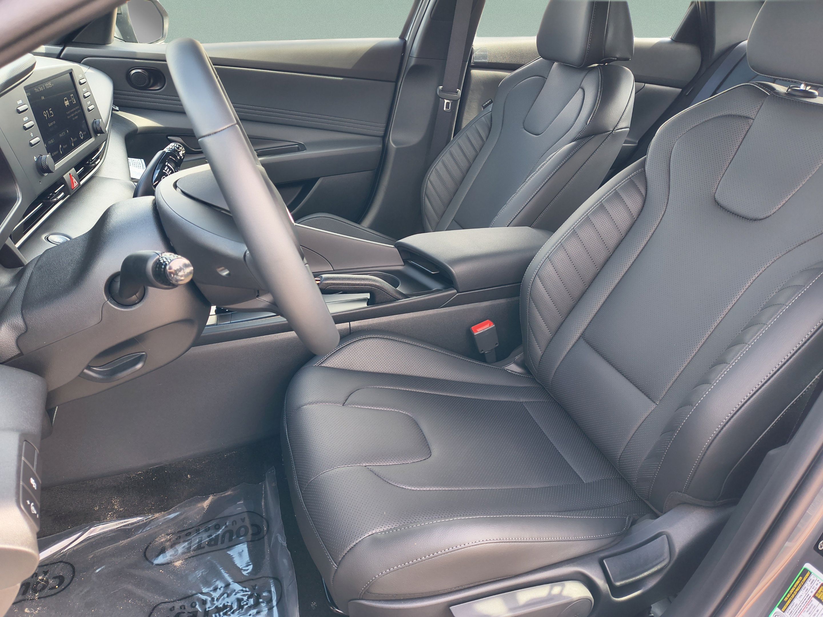 New 2026 Hyundai Elantra SEL Sport FWD image 18