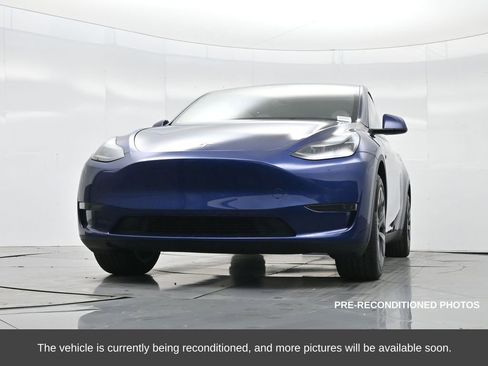 Used 2025 Tesla Model Y Long Range image 45