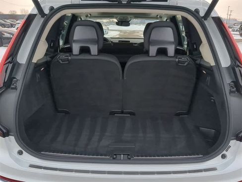 Certified 2025 Volvo XC90 B5 Core w/ Protection Package Premier image 33