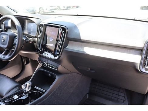 Used 2022 Volvo XC40 T5 Inscription AWD/4WD image 17