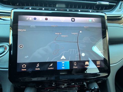 Used 2024 Jeep Grand Cherokee Limited 4xe image 22