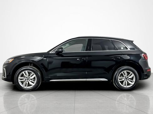Used 2023 Audi Q5 2.0T Premium w/ Convenience Package image 2