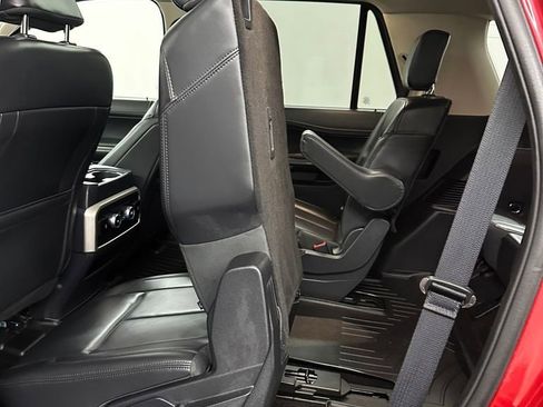 Used 2022 Ford Expedition XLT w/ Equipment Group 202A AWD/4WD image 29