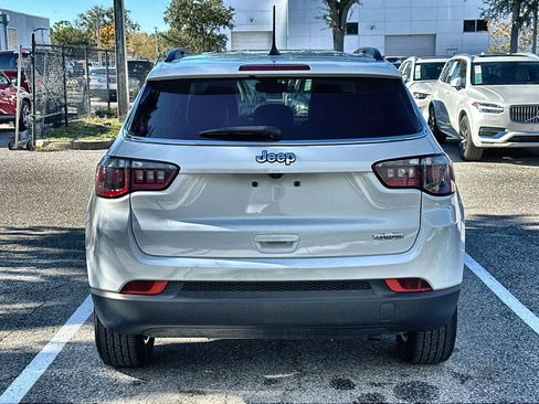 Used 2022 Jeep Compass Latitude image 5