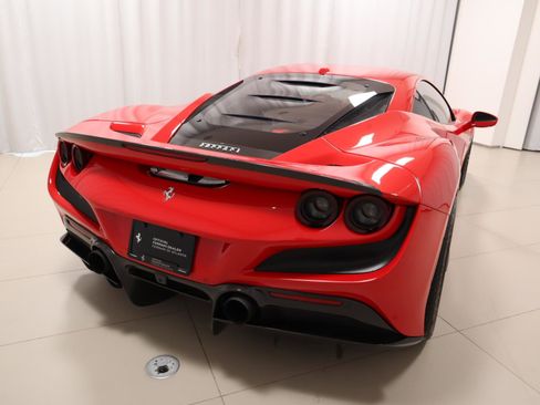 Used 2022 Ferrari F8 Tributo image 11