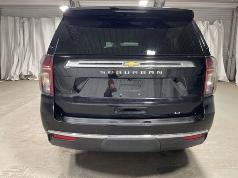Used 2024 Chevrolet Suburban LT image 6