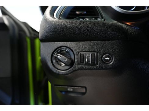 Used 2015 Dodge Challenger R/T Plus RWD image 15