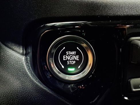 New 2026 GMC Sierra 1500 SLE w/ Preferred Package image 8