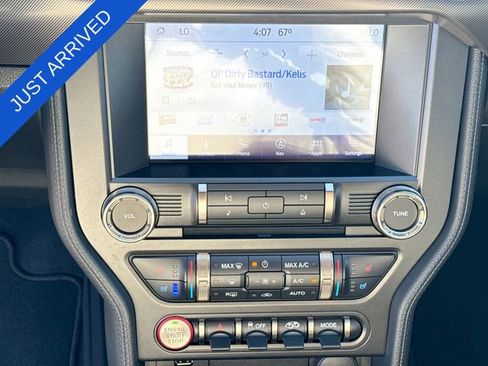 Used 2022 Ford Mustang Shelby GT500 w/ Technology Package image 16