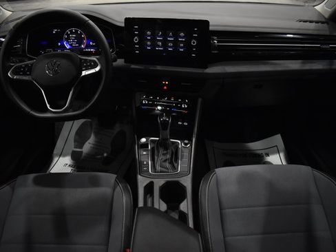 Used 2025 Volkswagen Jetta SE w/ Sunroof Package image 13