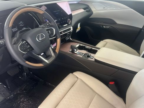 New 2026 Lexus RX 450h AWD w/ Convenience Package image 4