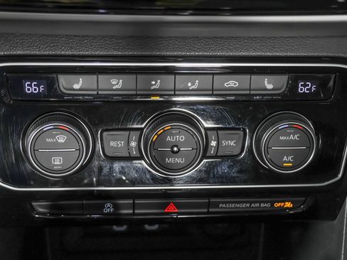 Used 2023 Volkswagen Atlas SEL R-Line AWD/4WD image 33