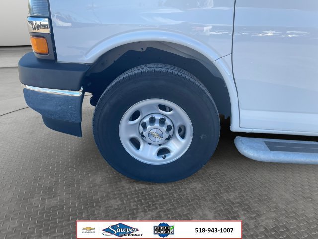 Used 2025 Chevrolet Express 2500 w/ Driver Convenience Package RWD image 9