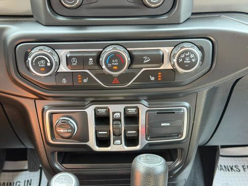 Used 2018 Jeep Wrangler Unlimited Sport S AWD/4WD image 68