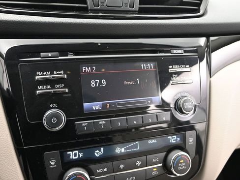 Used 2018 Nissan Rogue Sport SV image 24