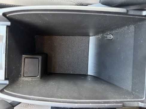 Used 2022 Ford Escape SE w/ Cold Weather Package FWD image 32