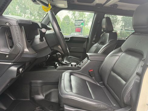 Used 2025 Ford Bronco Badlands AWD/4WD image 16