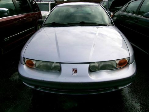 Used 2002 Saturn S-Series SL1 image 5