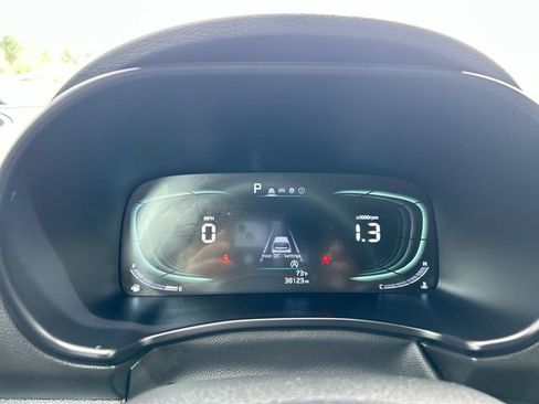 Used 2024 Kia Soul LX w/ Option Group 015 FWD image 11